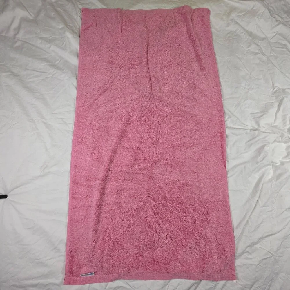 Vintage Palatial Pink Bath Towel 100% Cotton Soft Absorbent Made In USA